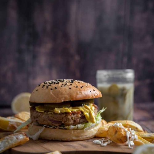 Schneller Thunfisch Burger mit Zitronenmayonnaise Schneller Thunfisch Burger mit Zitronenmayonnaise