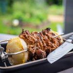 Griechisches Gyros von der Rotisserie mit Ouzo12