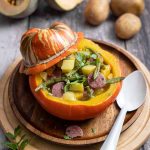 Gefüllter Kürbis mit Kartoffel-Bohnen-Eintopf Rezept