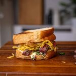 Rezept für ein Steak Frites Sandwich mit Chimichurri und Zitronenmayonnaise