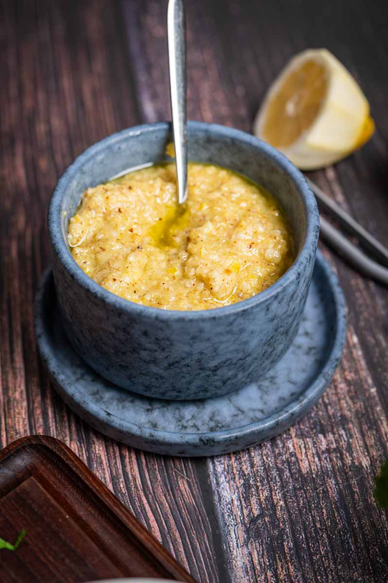 Zitronenpesto – Frisches Pesto Rezept mit Zitrone und Haselnüssen