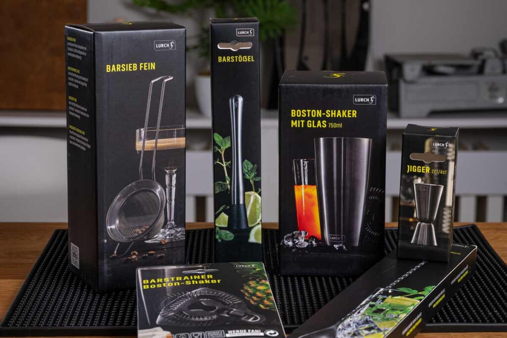 Cocktail Set mit Edelstahl-Shaker, Jigger und Gläsern