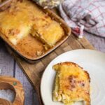 Kartoffelauflauf mit goldbrauner Käsekruste frisch gebacken