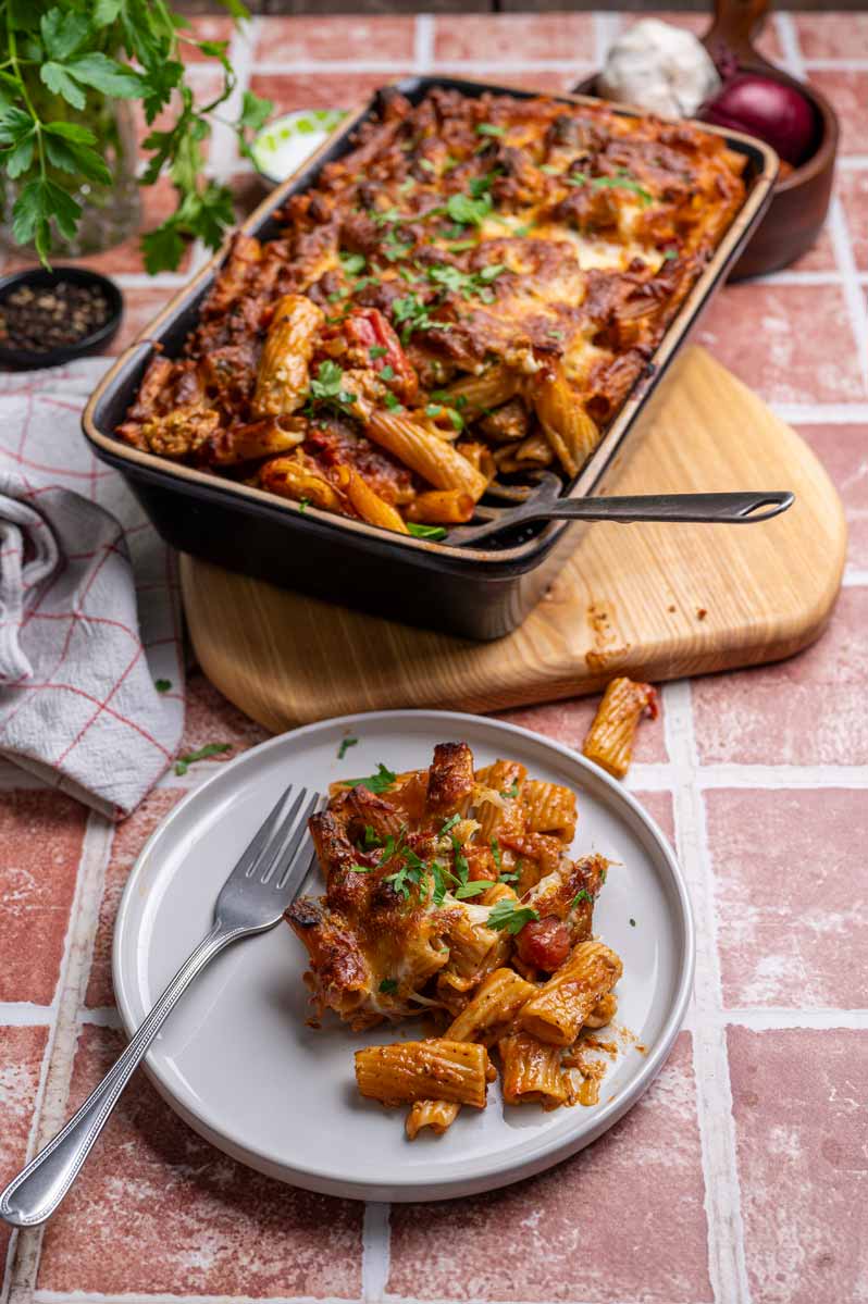 Italienischer Nudelauflauf mit Pesto und Rigatoni al Forno