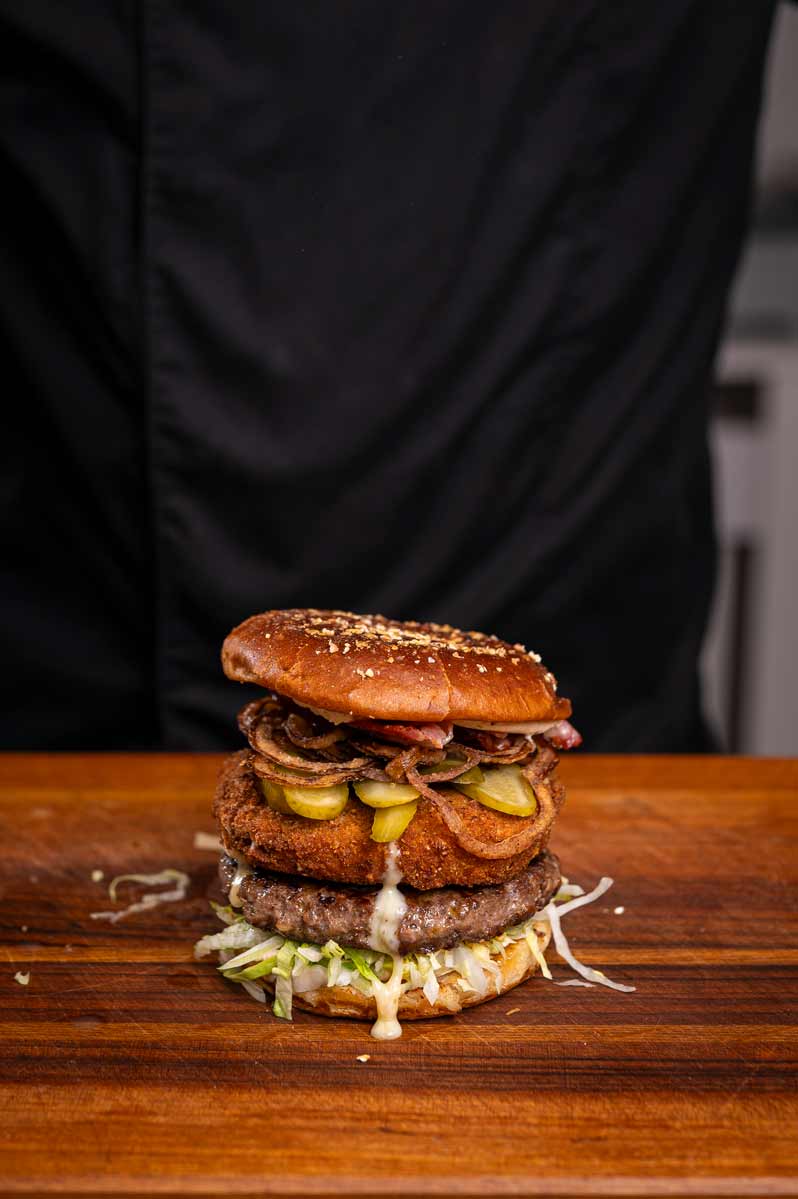 Burger mit frittiertem Gouda selber machen – besser als Fast Food